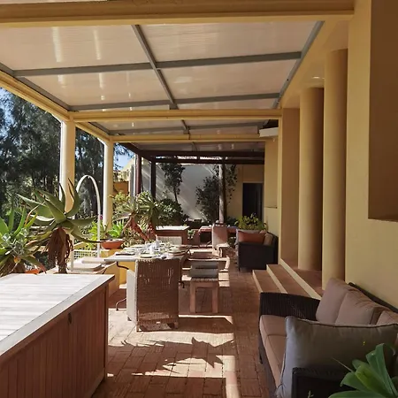 Ξενοδοχείο με διαμερίσματα Quinta Eirinhas-jardim De Bonsai 4*