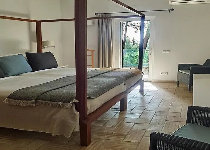 Quinta Eirinhas-jardim De Bonsai 4*