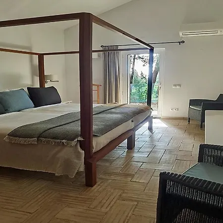 Quinta Eirinhas-jardim De Bonsai 4*